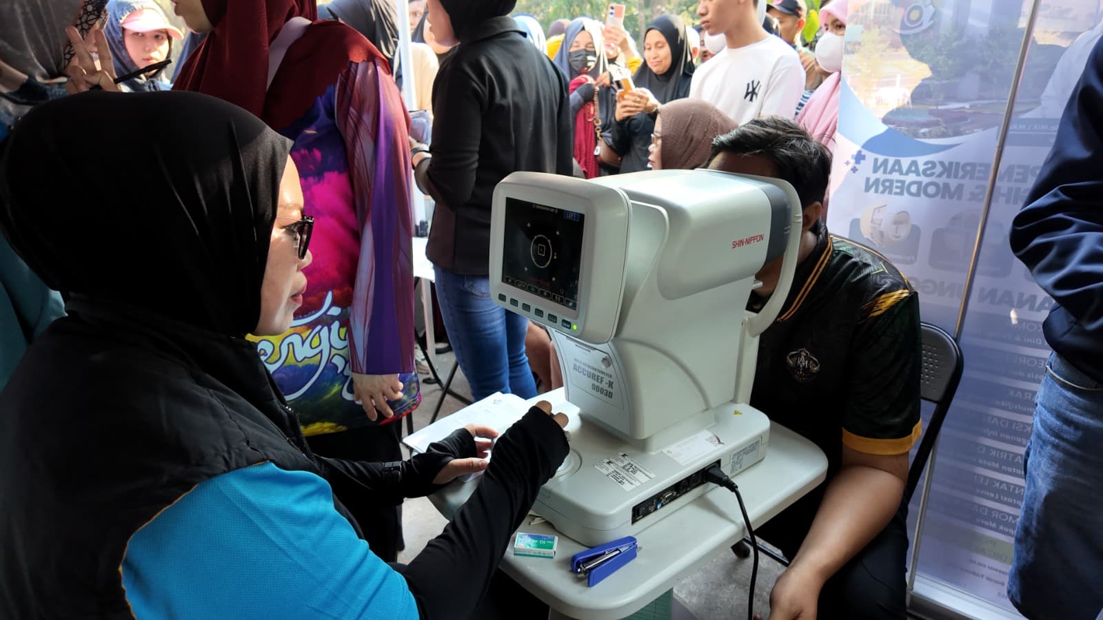 Peduli Penglihatan Warga, RS Mata Makassar dan Dinkes Kota Gelar Pemeriksaan Mata Gratis di CFD UNHAS